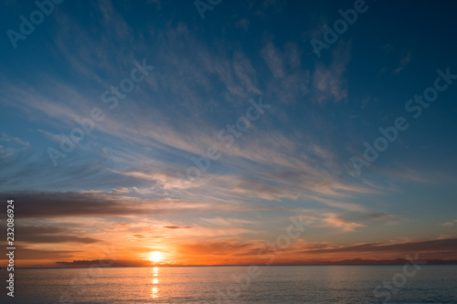 Fototapeta Naklejka Na Ścianę i Meble -  Beautiful sunrise and dusk scene over the sea in the morning.