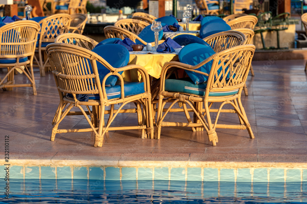Poolside Set Dining Table with Wicker Chairs