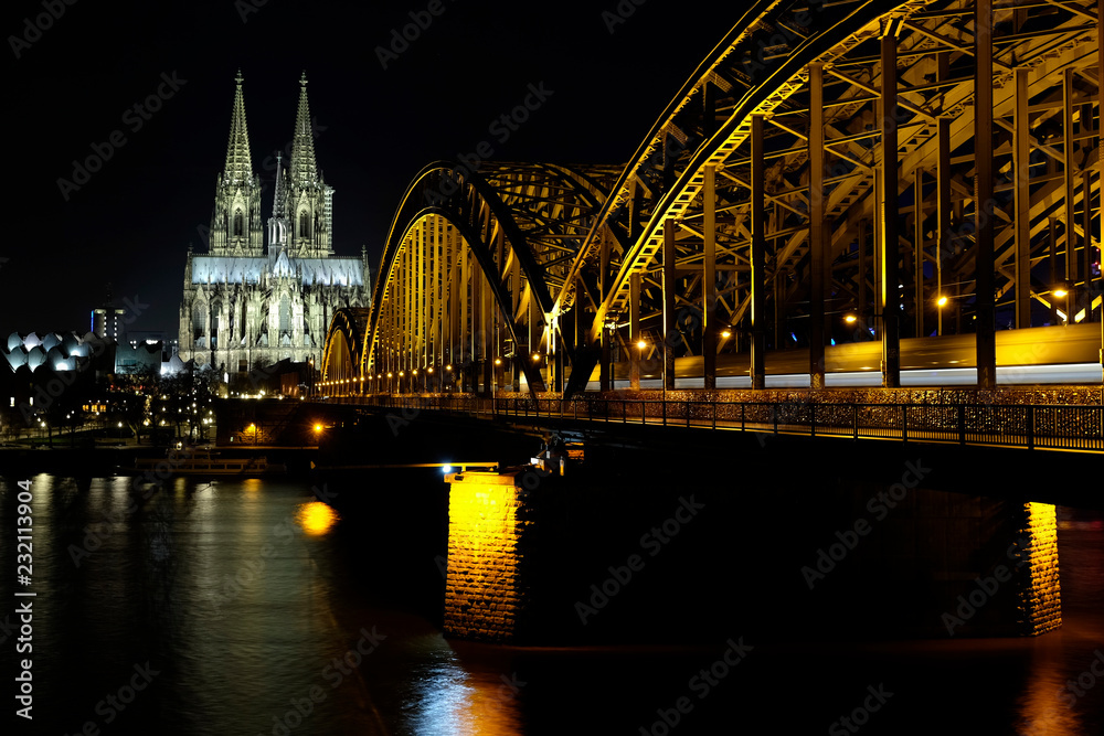 Fototapeta premium Cathedral of Cologne by Night