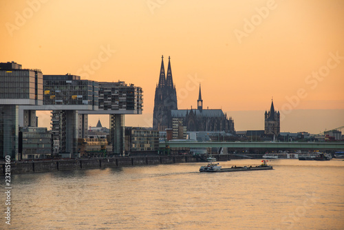 Kölner Dom am Abend