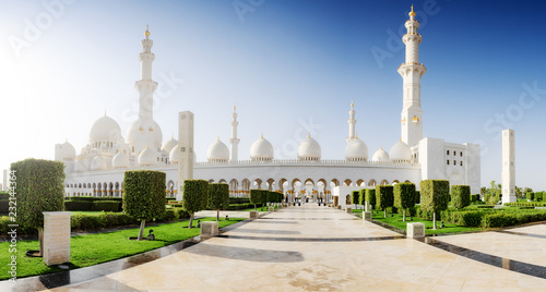 Sheikh Zayed Grand Mosque in Abu-Dhabi in the day