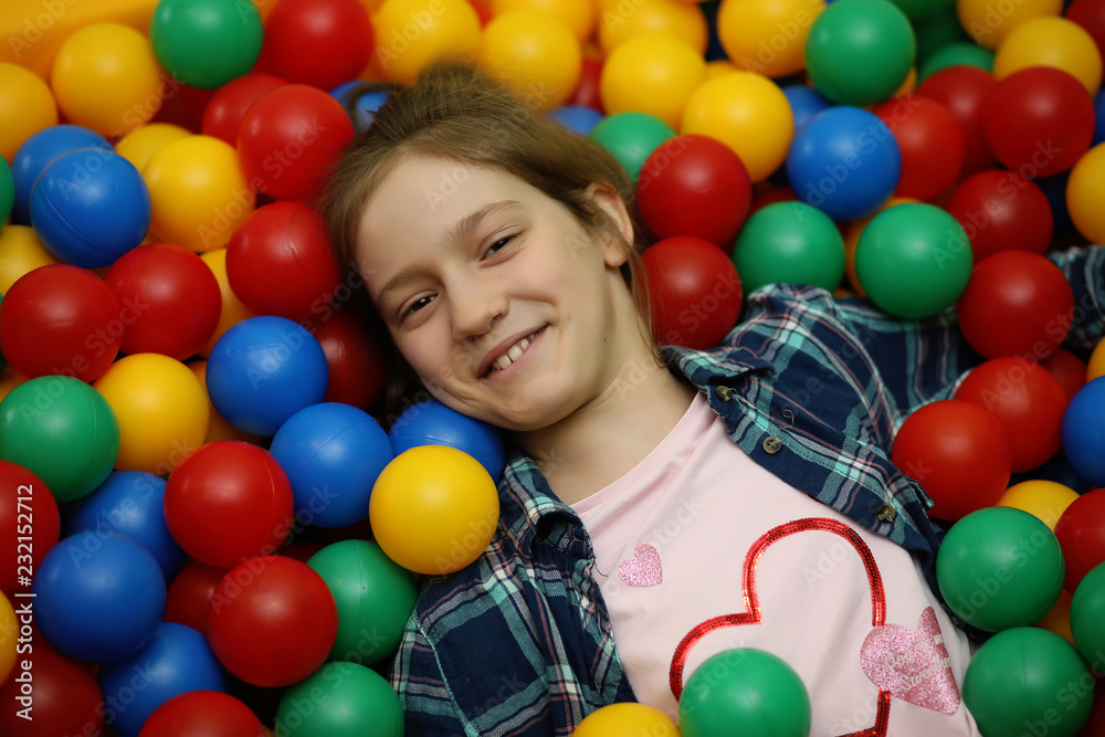 Obraz premium A child is having fun and playing at a children's party