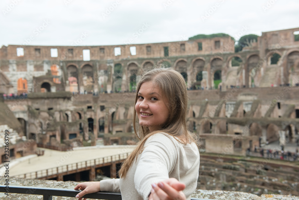 young woman in Colosseum, Rom