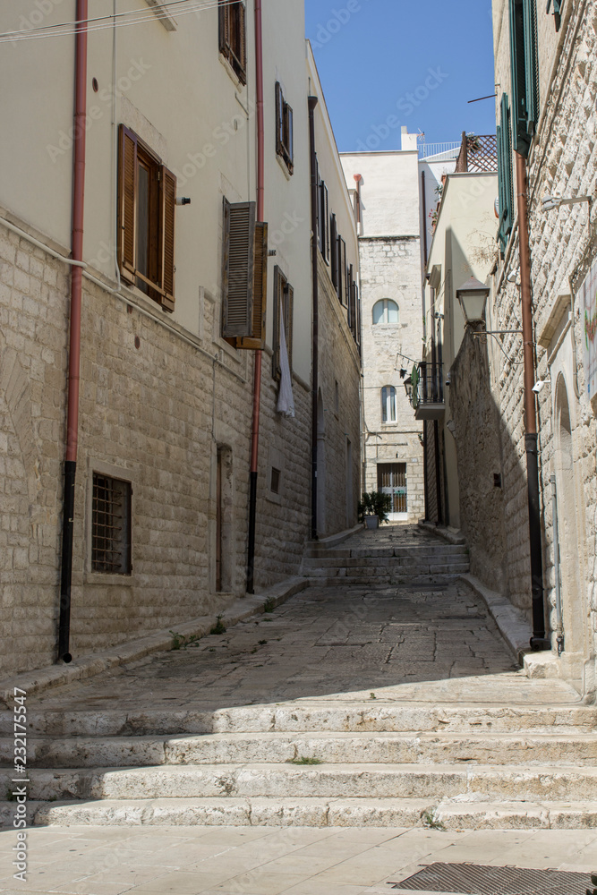 alley of Trani