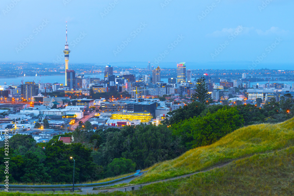 Fototapeta premium View to Auckland New Zealand from Mt Eden; After Sunset Time before Dark