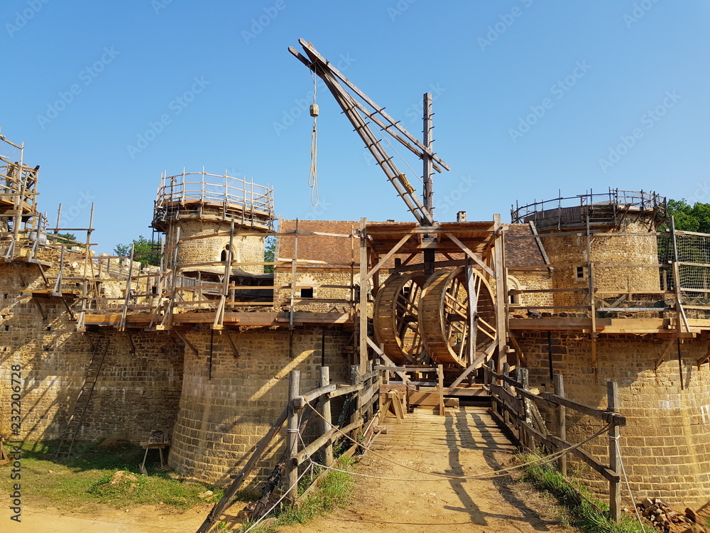 Guédelon Burgbauprojekt in Treigny Guédelon Burgbauprojekt in Treigny