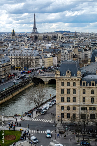 Fototapeta Naklejka Na Ścianę i Meble -  View over Paris towards Eiffel Tower from Notre Dame