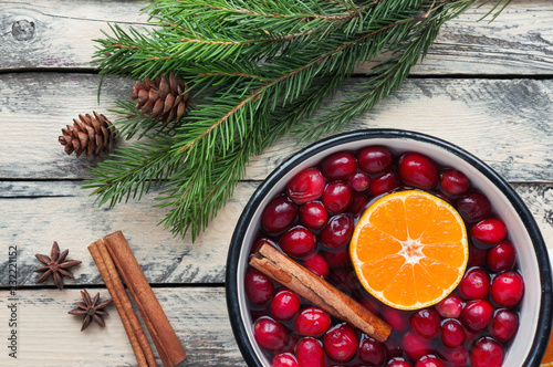 Christmas potpourri. Hot scented beverage made from cranberry, cinnamon, clementines and spices. 