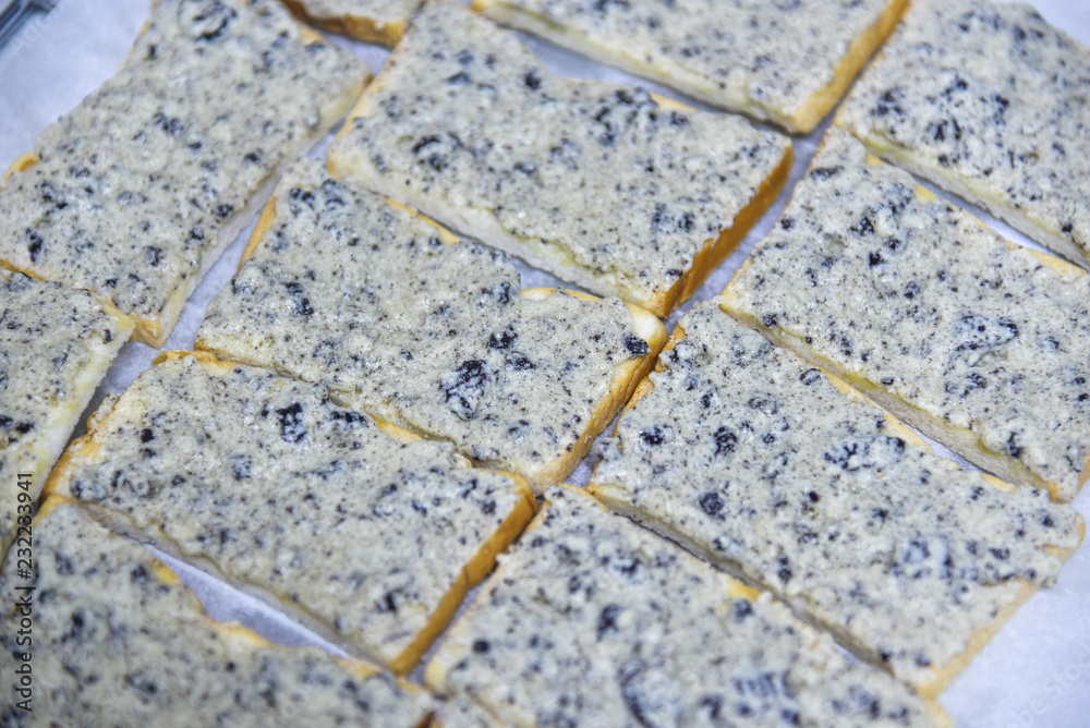 Obraz premium Freshly Baked Sourdough Bread