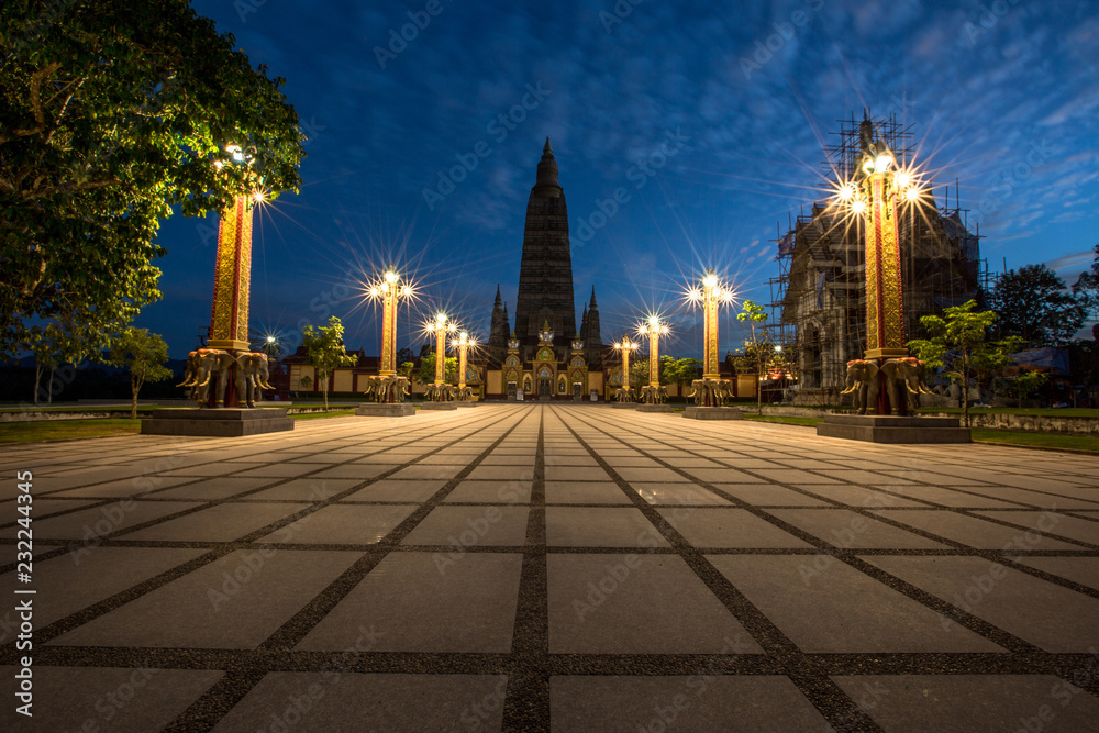 Wat Bang Thong(Wat Mahathat Wachiramongkol), a beautifully sculptured temple in good design, popular tourists worship and worship, located in Tambon Na Nuea, Amphoe Ao Luek, Krabi.