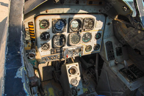 Flight deck (dashboard) of an vintage aircraft