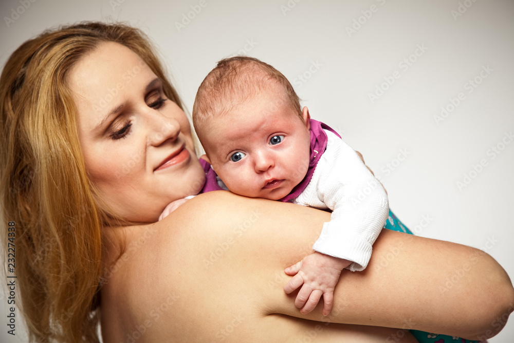 Das Baby lieben Das Baby lieben