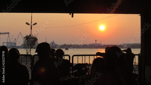 Obraz na płótnie Sunset on Rung ferry