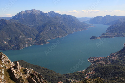Blick vom Monte Grona hinunter zum Comer See