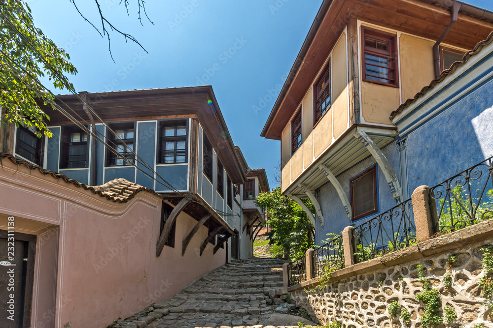 Obraz premium Typical street and houses from the period of Bulgarian revival in old town of city of Plovdiv, Bulgaria