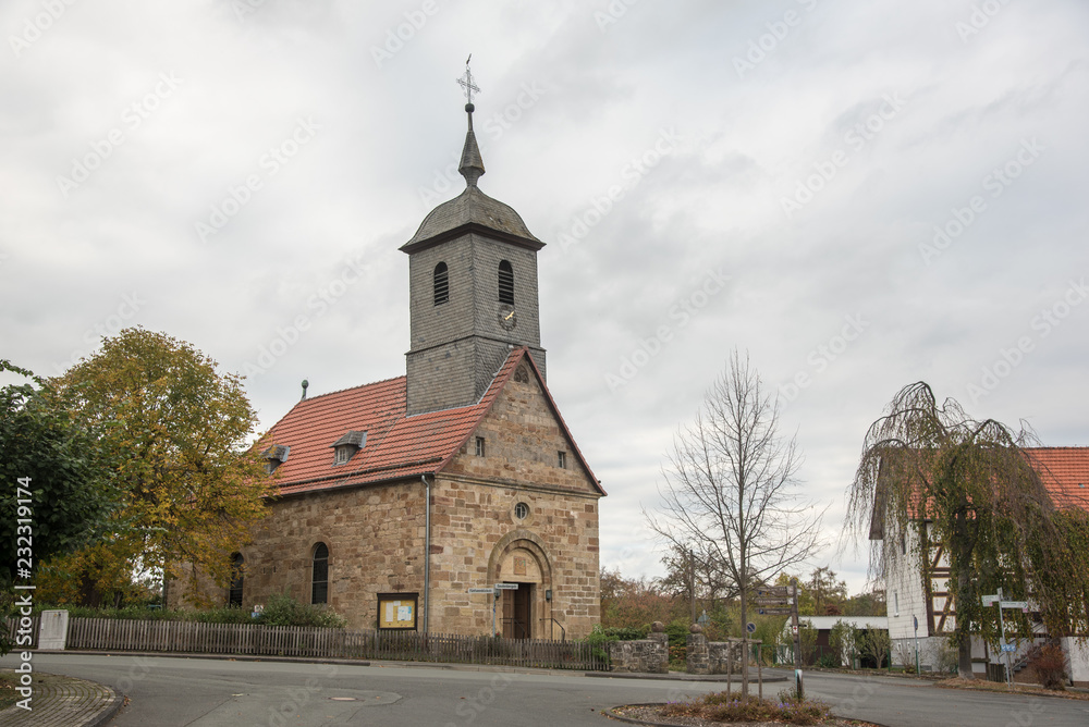 Wieder aufgebaute Kirche in Bringhausen