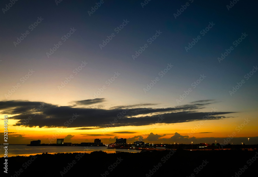 Fototapeta premium Sunset over Tampa Bay, Florida