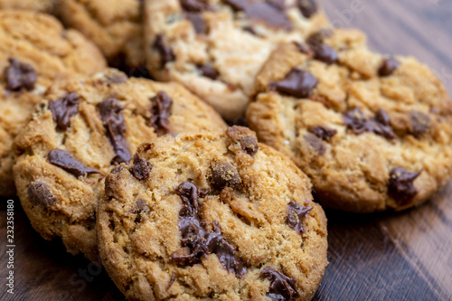 Details of a cookie with many drops of creamy and crunchy chocolate. Chocolate cookies.