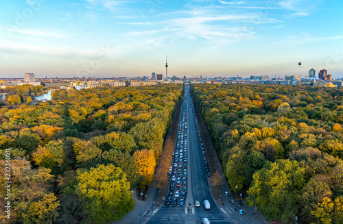 Photography Berlin - Panorama im Herbst Richtung Brandenburger Tor / Fernsehturm (von der Si