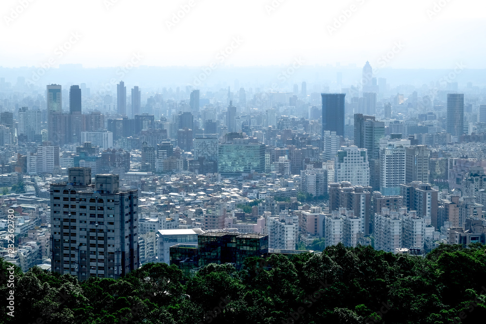 Naklejka premium View of Taipei 101 in Taipei from Elephant Mountain