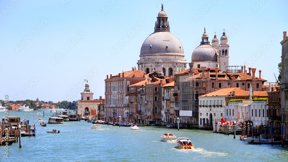 Sightseeing - Venice Canal