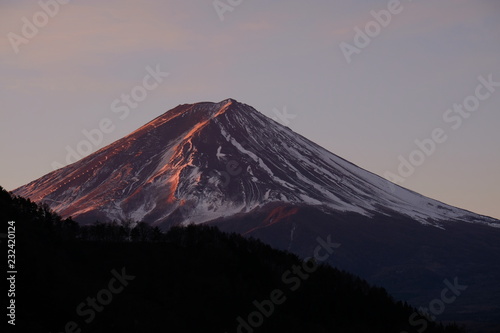富士山（朝焼け、望遠、横）