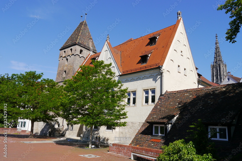 Altstadt in Ulm mit Metzgerturm Altstadt in Ulm mit Metzgerturm
