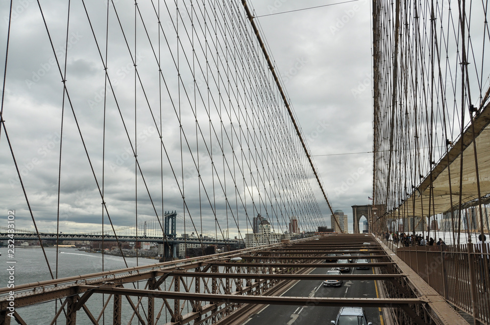 Fototapeta premium View of New York from the Brooklyn bridge