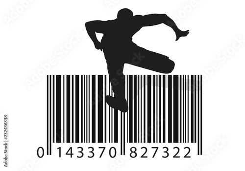 Concept publicitaire montrant un homme, sautant par dessus une haie en forme de code barre, symbole de promotions
