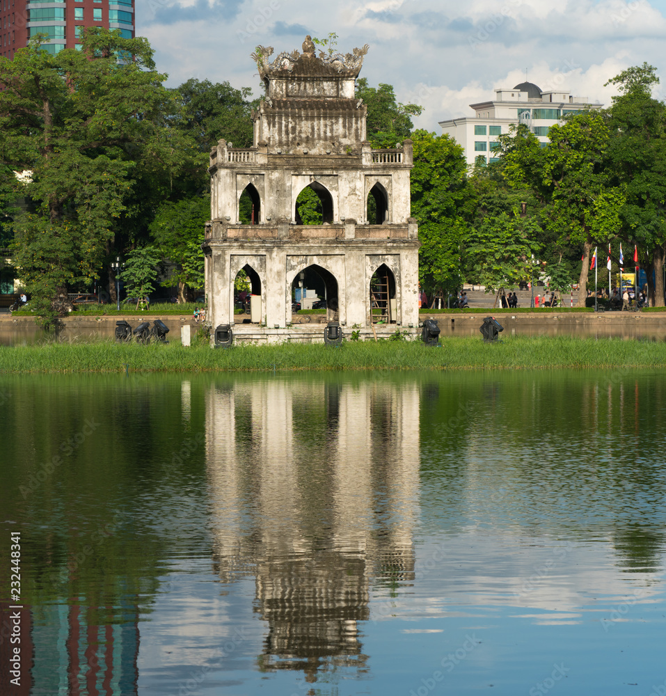 Fototapeta premium Turtle Tower (Thap Rua) in Hoan Kiem lake (Sword lake, Ho Guom) in Hanoi, Vietnam.