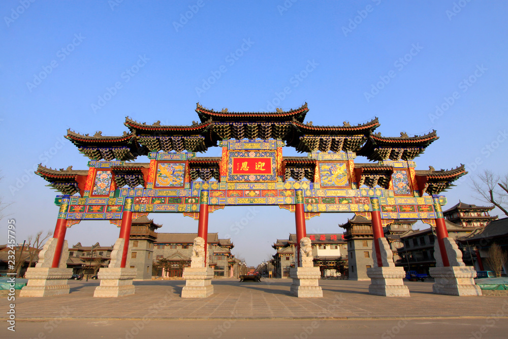 Fototapeta premium Traditional Chinese style large arch, in the ancient Luanzhou city