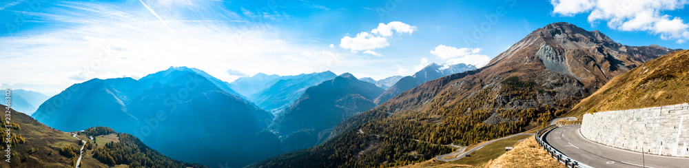 Obraz premium country road - european alps