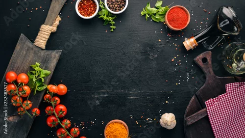 Obraz Tło żywności. Gotowanie. Na starym tle. Bezpłatne miejsce na kopię. Widok z góry.