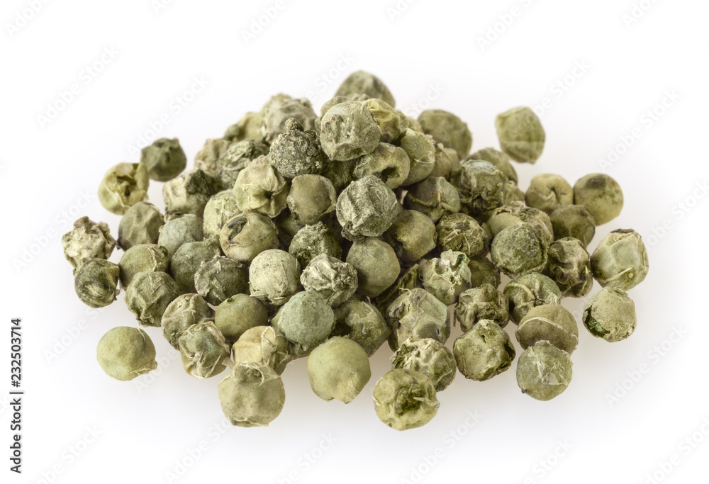 Obraz premium Heap of green peppercorns isolated on white background
