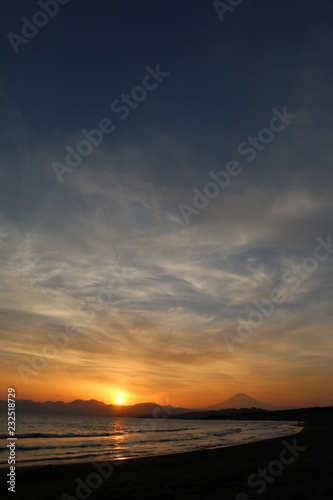 湘南の海と夕陽と時々富士山