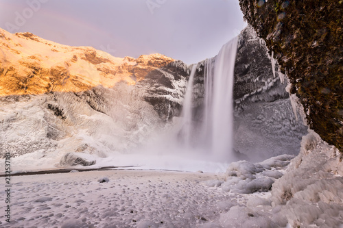 Beautiful Skogafoss waterfa...