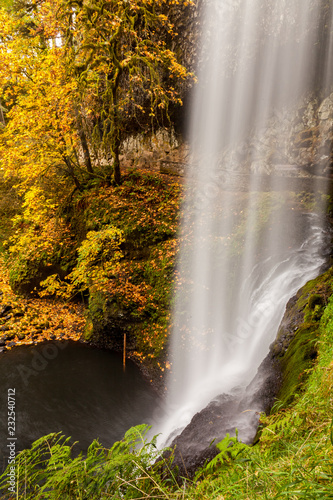 Side view of South Falls in autumn, Silver Falls State Park, Oregon, USA