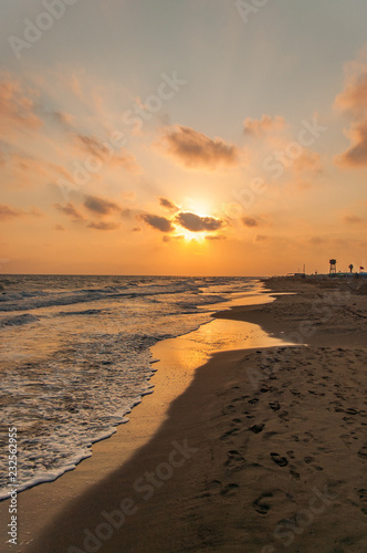 Fototapeta Naklejka Na Ścianę i Meble -  Sunset on the beach.