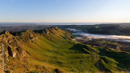 Fotografía Dawn over Te Mata Peak, Hawkes Bay