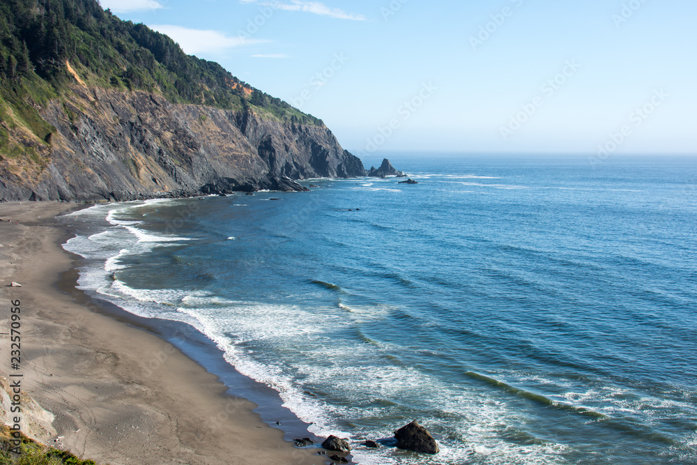 Seastacks and cliffs along the Oregon Coastline at the Samuel H Boardman scenic corridor