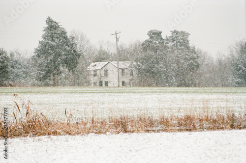 Empty white house photo