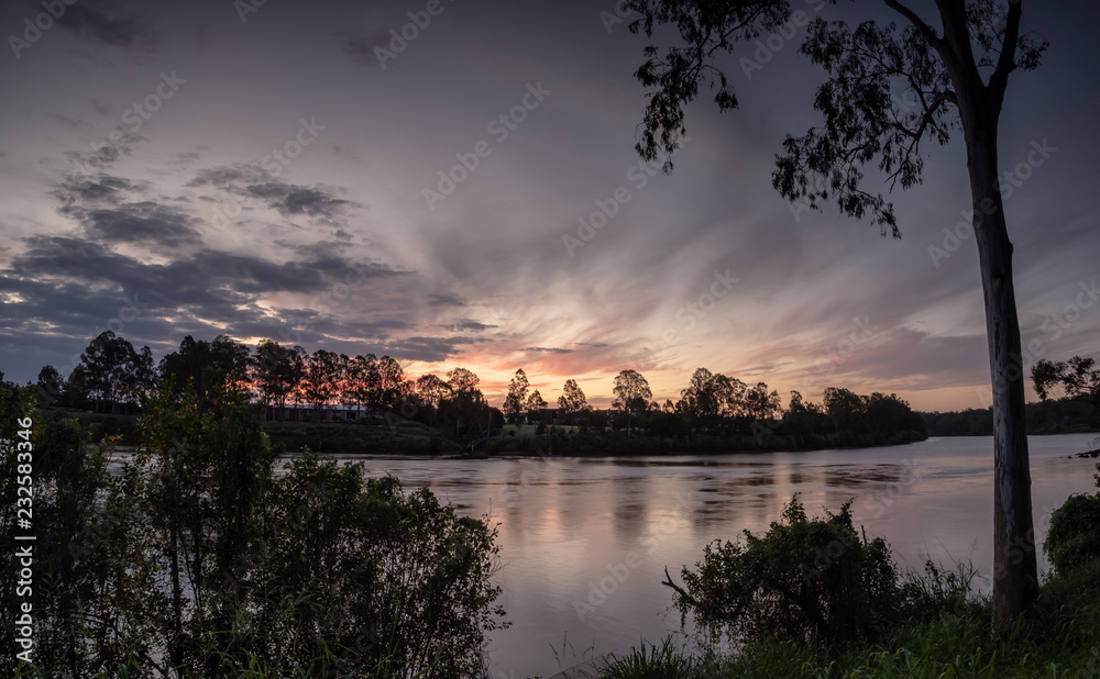 Obraz premium River Dusk