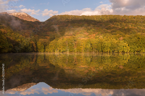 青森県 蔦沼の紅葉