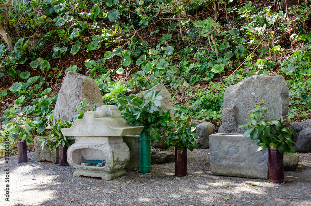 伊豆稲取では９月９日 に５節句のひとつ重陽の節句 の行事で「はんまあさま」 が昔から行われています。こちらの碑がはんまあさまの碑です。