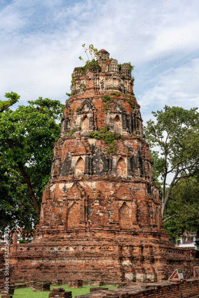 Ruins at Wat Phra Mahathat, Ayutthaya histrorical park, Thailand