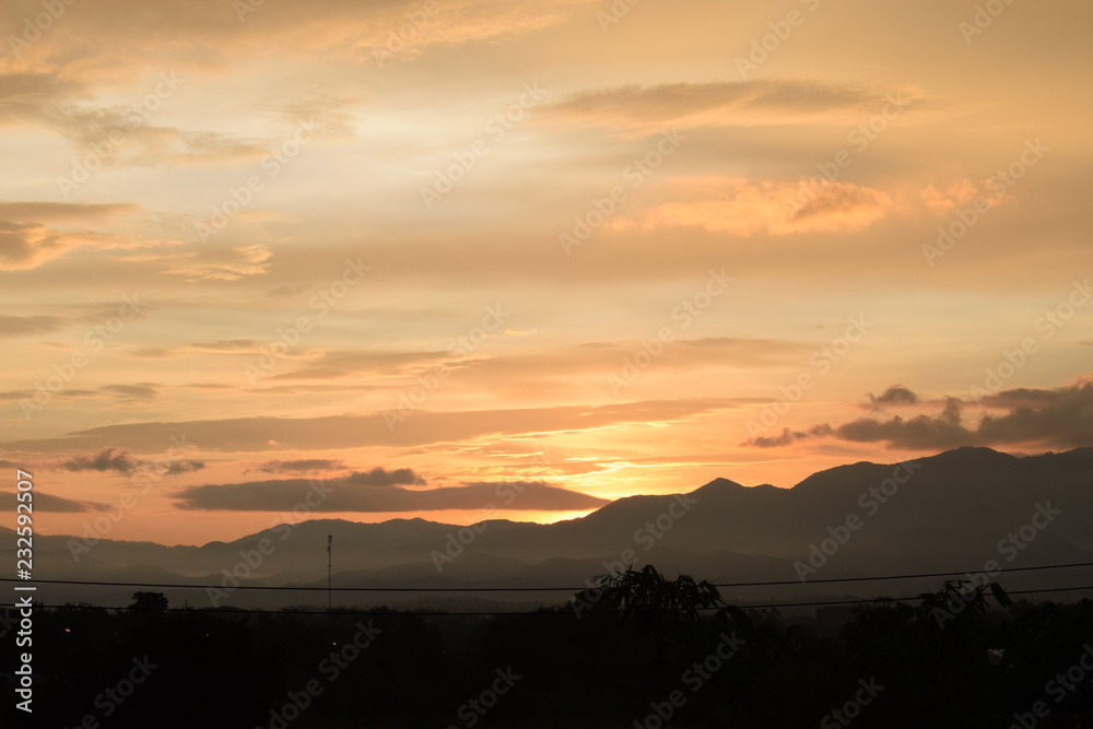 Obraz premium sunset in mountains