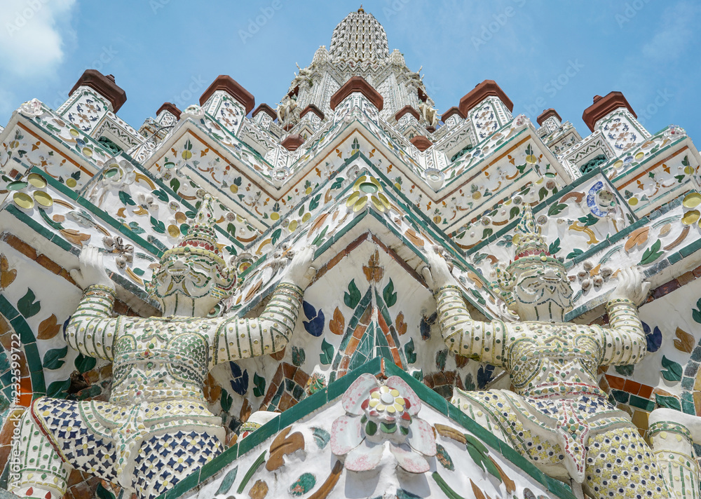 Wat Arun (Temple of Dawn)