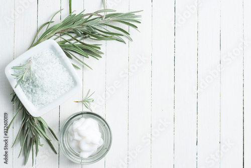 Foto Lavender and body cream, bath salt