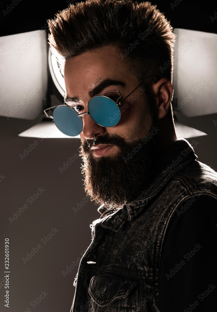 Round 2025 mirrored glasses