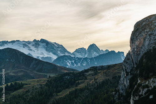 Sonnenuntergang am Valparolasattel neben dem Hexenstein